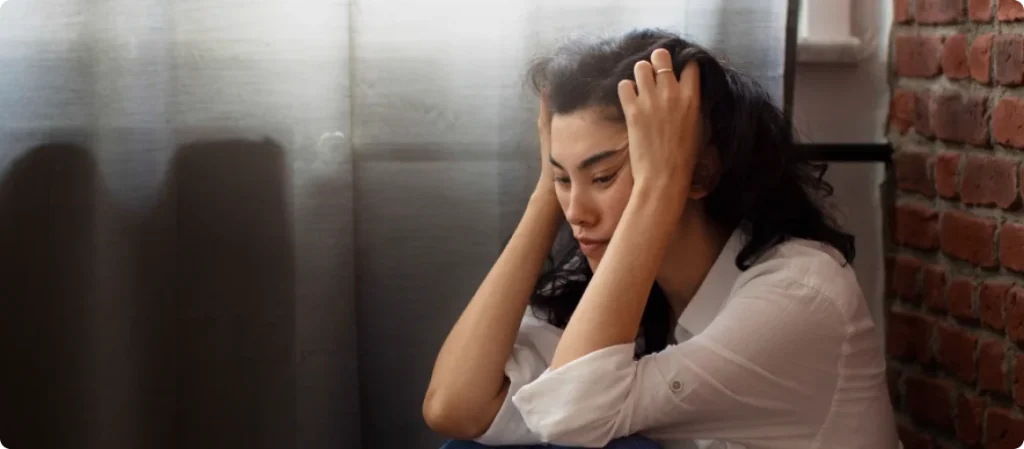 Illustrasjon av person som står overfor en spesifikk fobi­situasjon